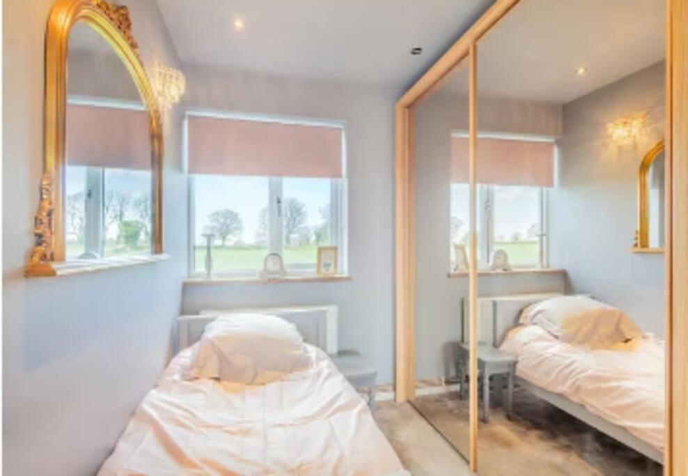 Covehithe House-Coastal Luxury- Sleeps 12-With Huge Swimspa! Wrentham Esterno foto