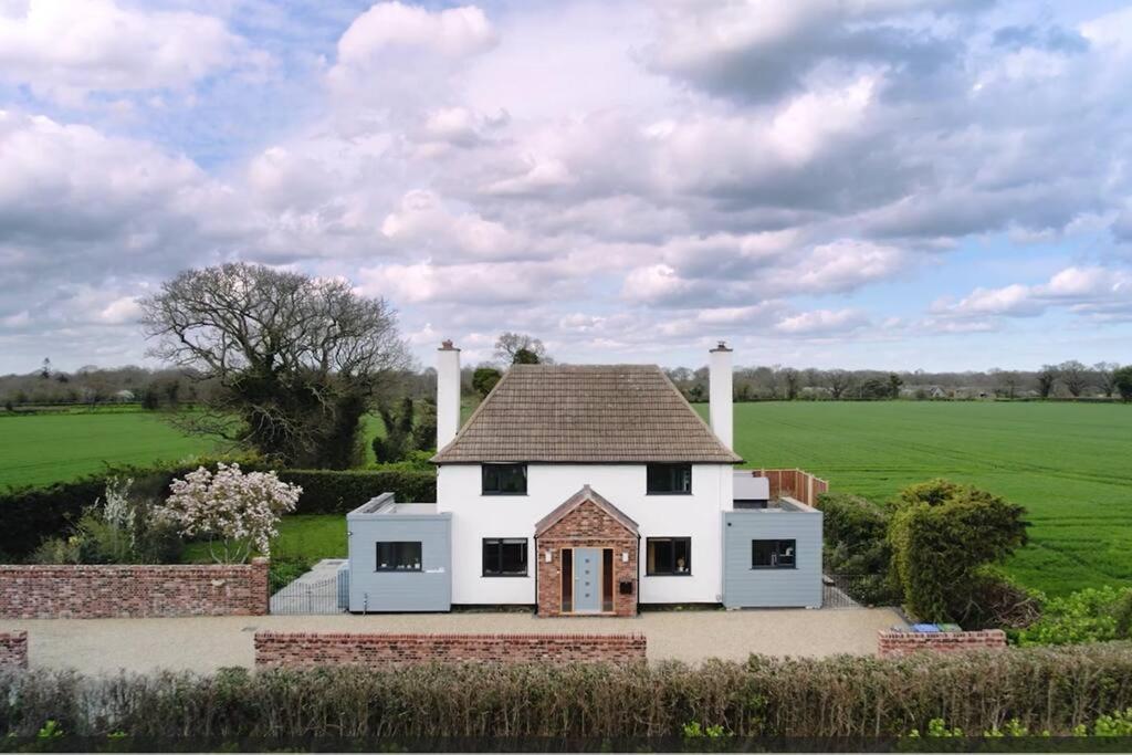 Covehithe House-Coastal Luxury- Sleeps 12-With Huge Swimspa! Wrentham Esterno foto