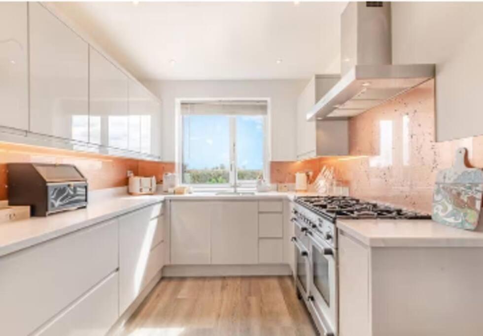 Covehithe House-Coastal Luxury- Sleeps 12-With Huge Swimspa! Wrentham Esterno foto