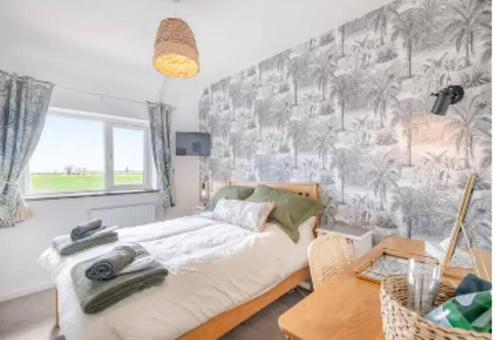 Covehithe House-Coastal Luxury- Sleeps 12-With Huge Swimspa! Wrentham Esterno foto