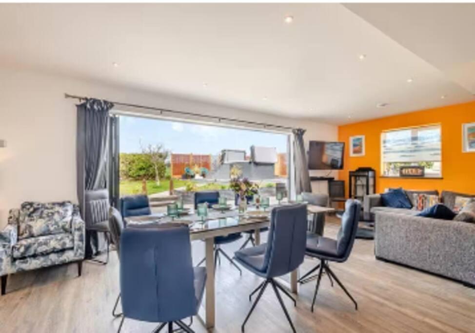 Covehithe House-Coastal Luxury- Sleeps 12-With Huge Swimspa! Wrentham Esterno foto
